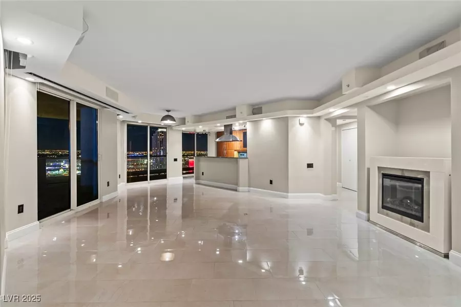 2747 Paradise RD #2206, Las Vegas, NV 89109