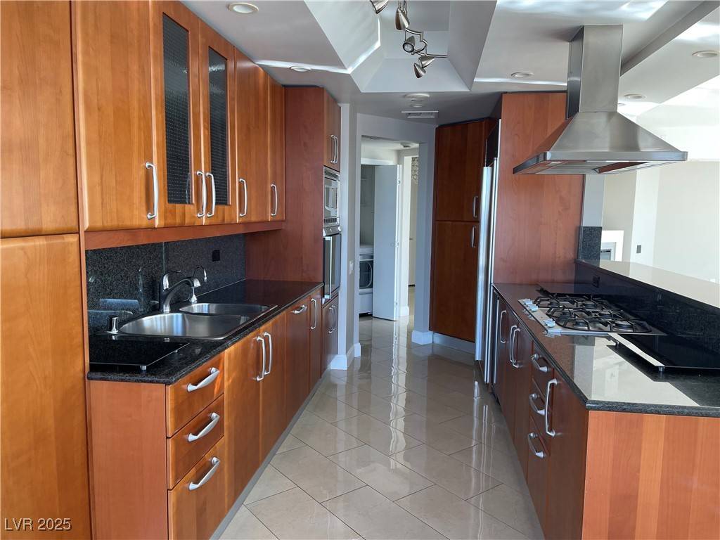 Las Vegas, NV 89109,2747 Paradise RD #2206