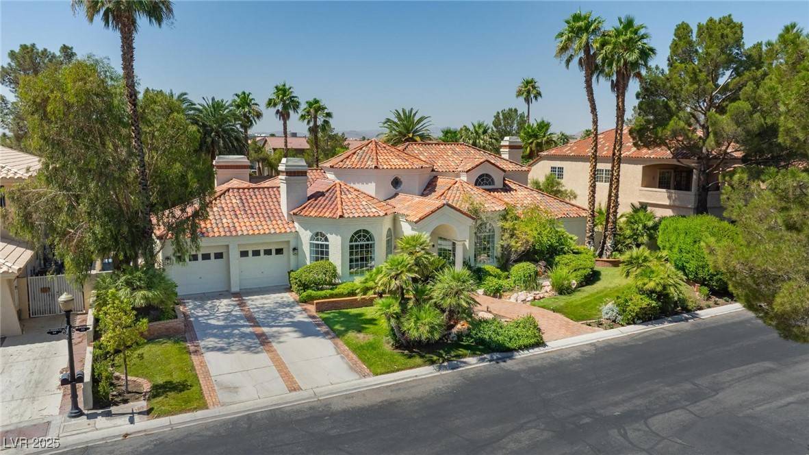 32 Princeville LN, Las Vegas, NV 89113