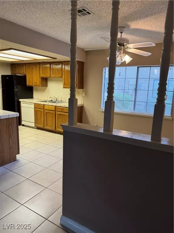 Las Vegas, NV 89103,4231 Sanderling CIR #267