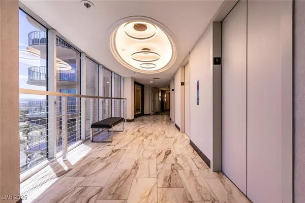 Las Vegas, NV 89109,3111 Bel Air DR #9E