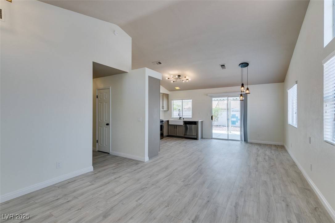 Las Vegas, NV 89130,5917 Waveland DR
