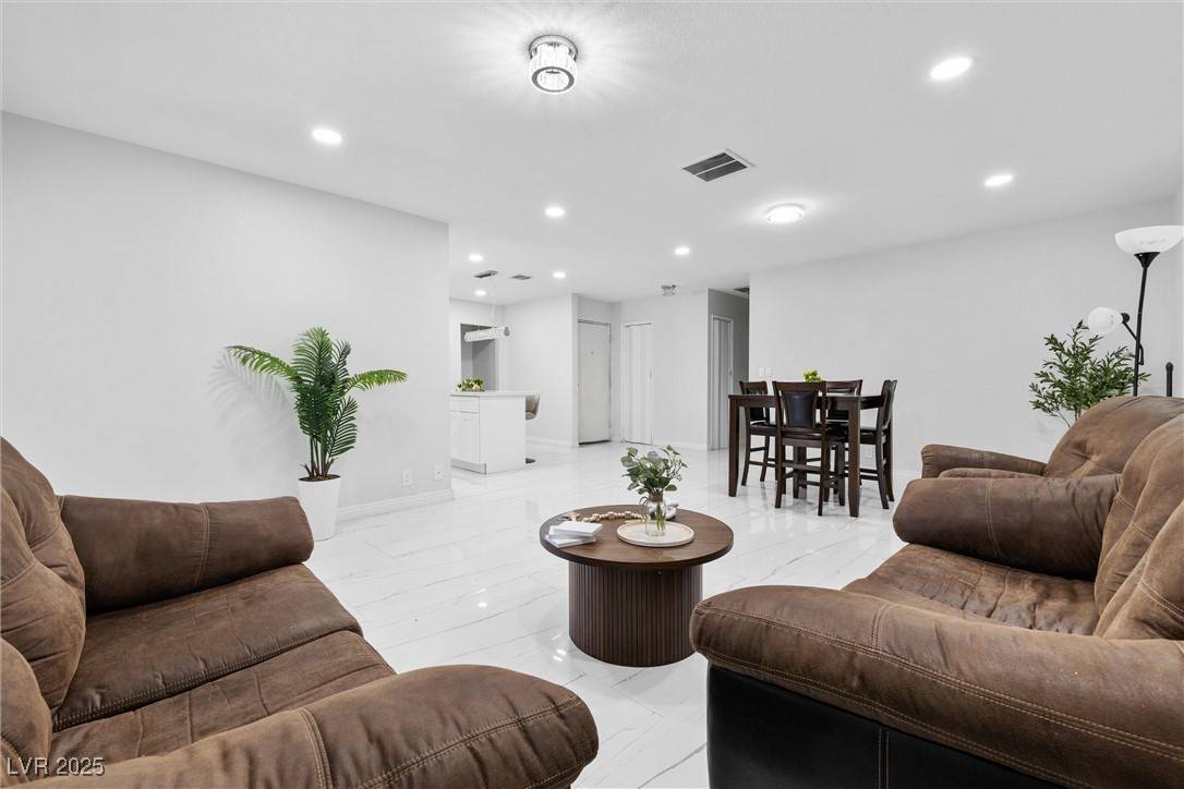 Las Vegas, NV 89121,3361 Horizon ST