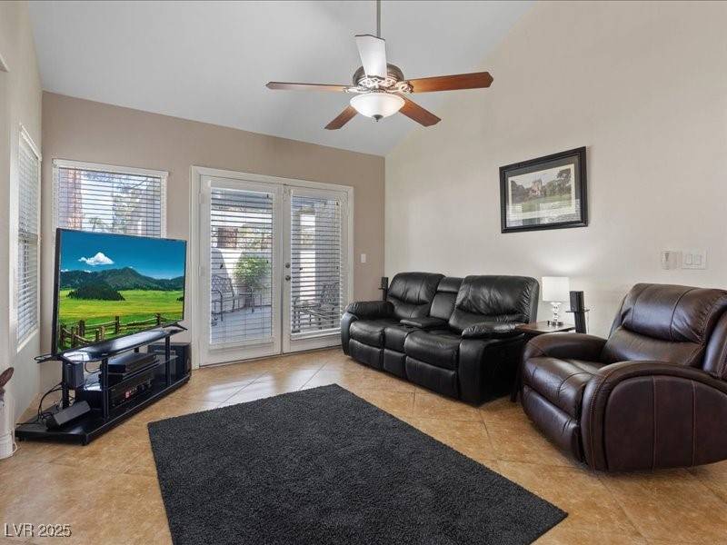 Las Vegas, NV 89117,8961 Clairton CT