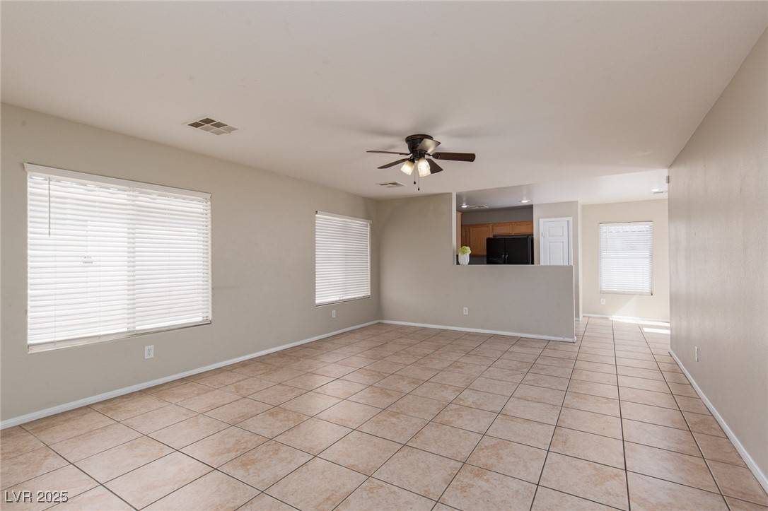 Las Vegas, NV 89142,5926 Mahogany Mountain DR