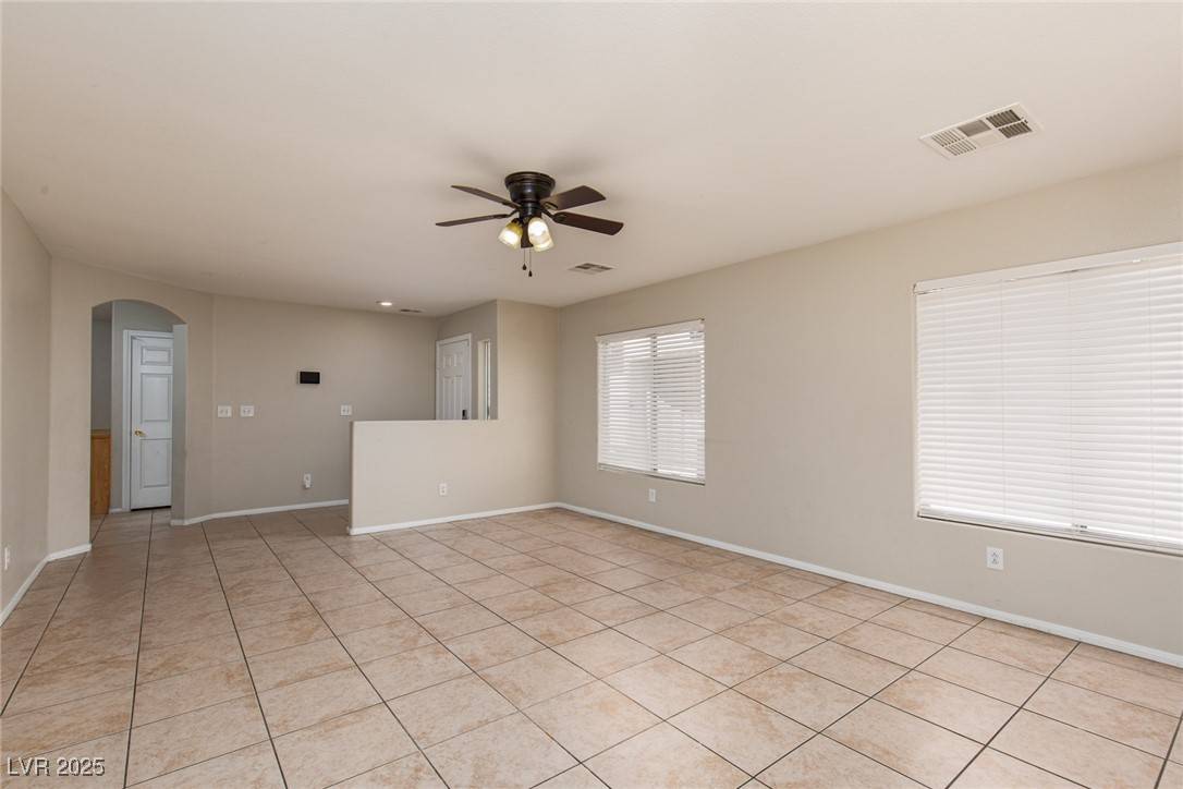 Las Vegas, NV 89142,5926 Mahogany Mountain DR