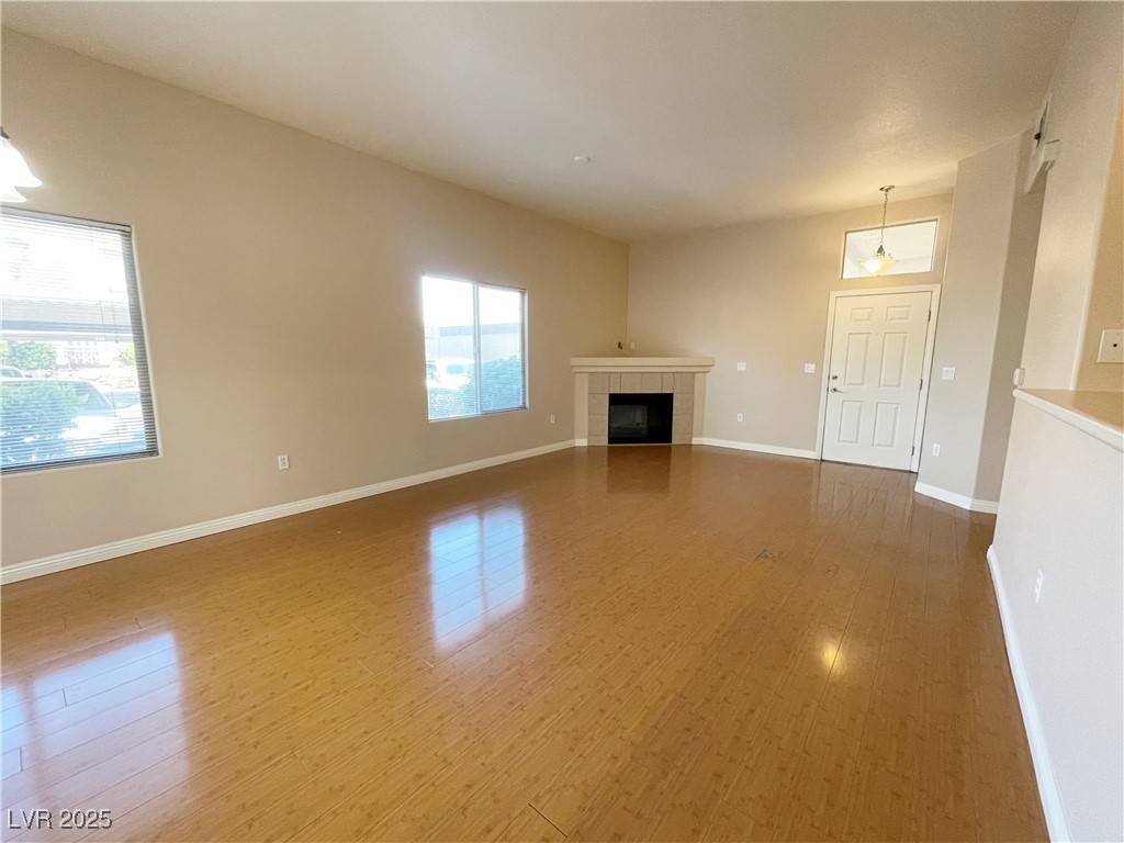 Las Vegas, NV 89113,8985 S Durango DR #1034