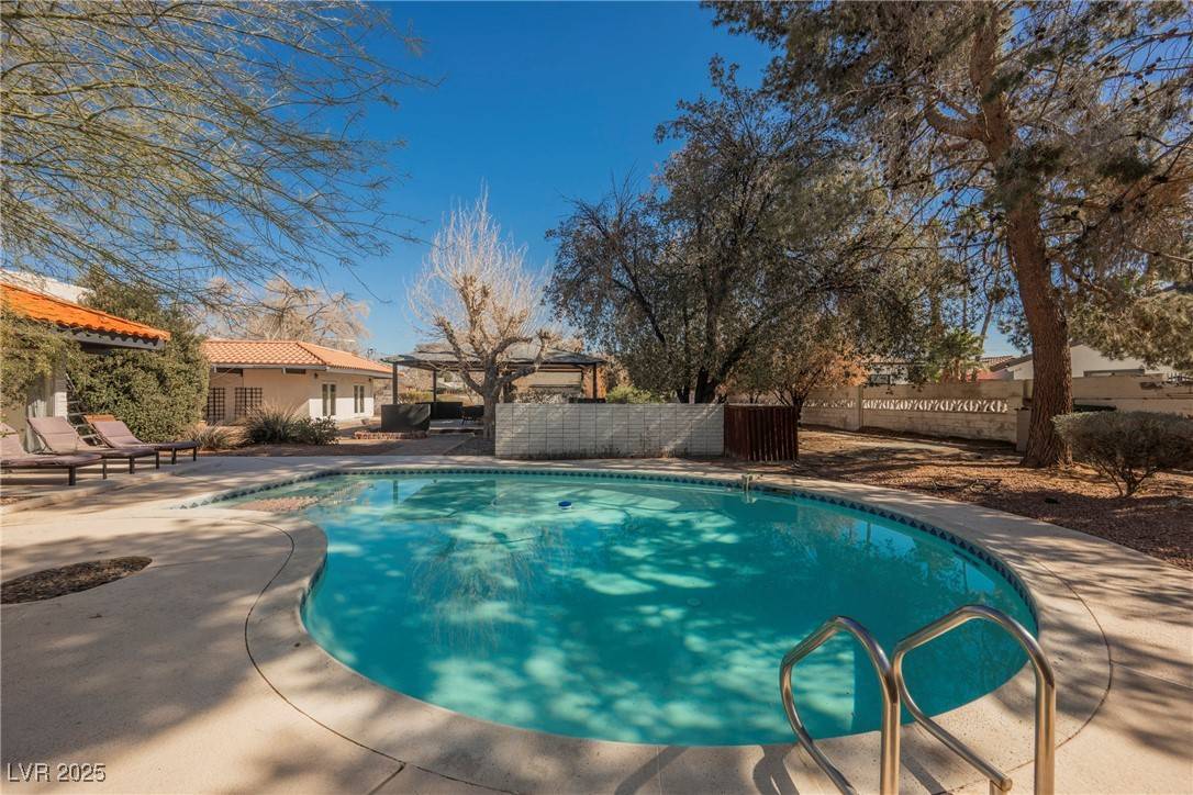 Las Vegas, NV 89102,1621 Birch ST