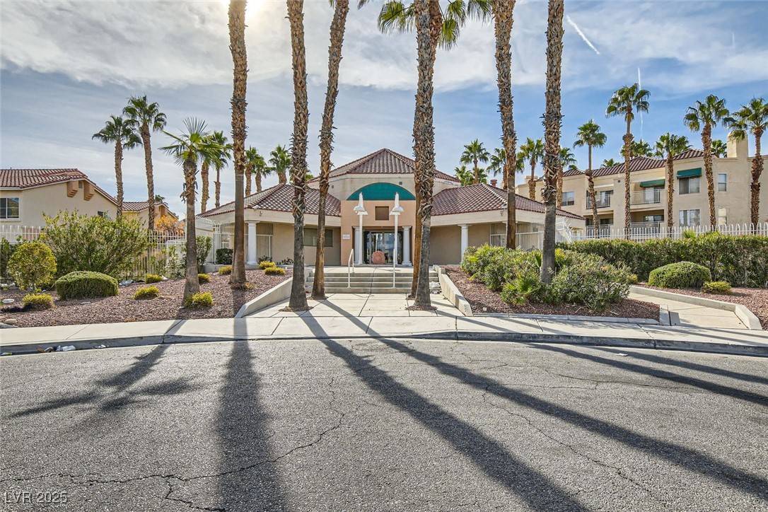 Las Vegas, NV 89118,5000 Red Rock ST #105