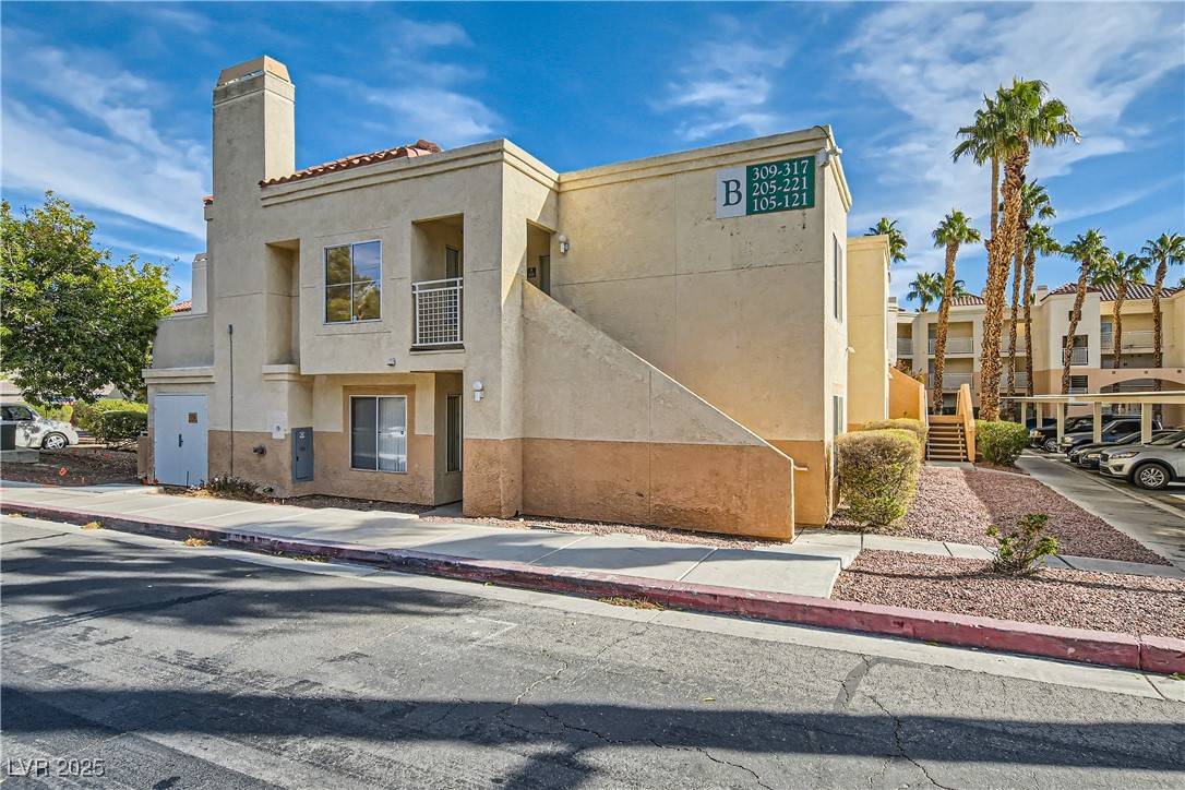 Las Vegas, NV 89118,5000 Red Rock ST #105