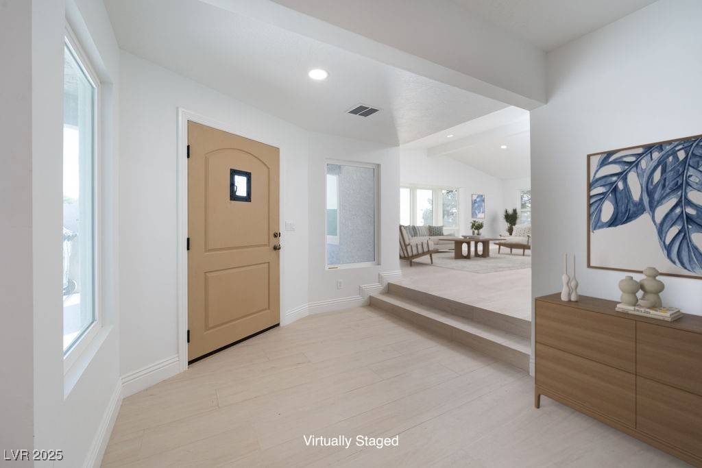 Las Vegas, NV 89107,714 Lacy LN