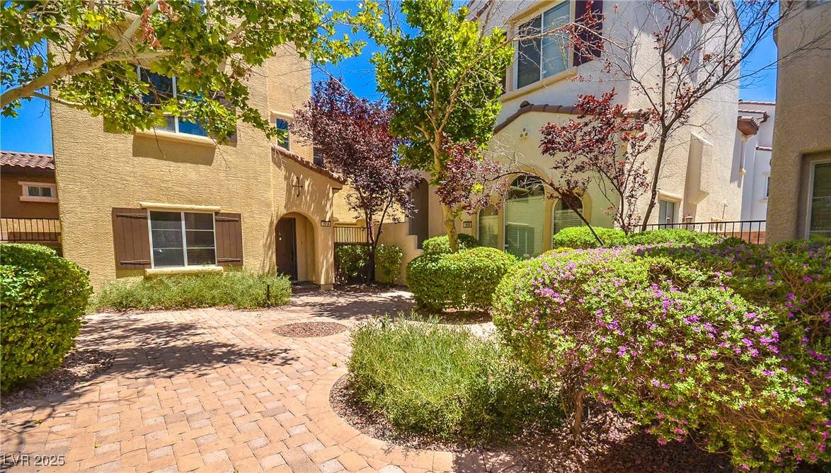 1908 Hollywell ST, Las Vegas, NV 89135
