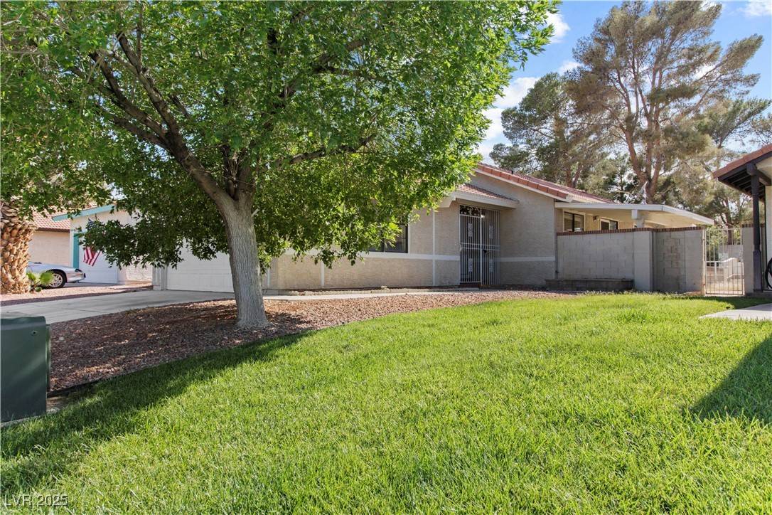 Las Vegas, NV 89108,3936 Applecrest ST