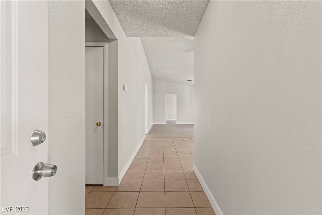 Las Vegas, NV 89108,3936 Applecrest ST