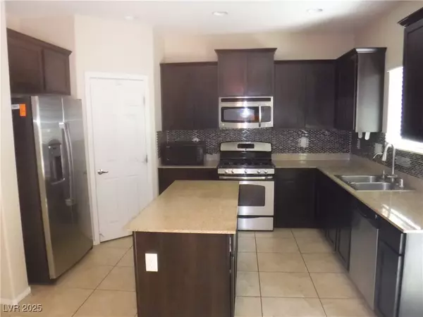 Las Vegas, NV 89122,5423 Gold One LN