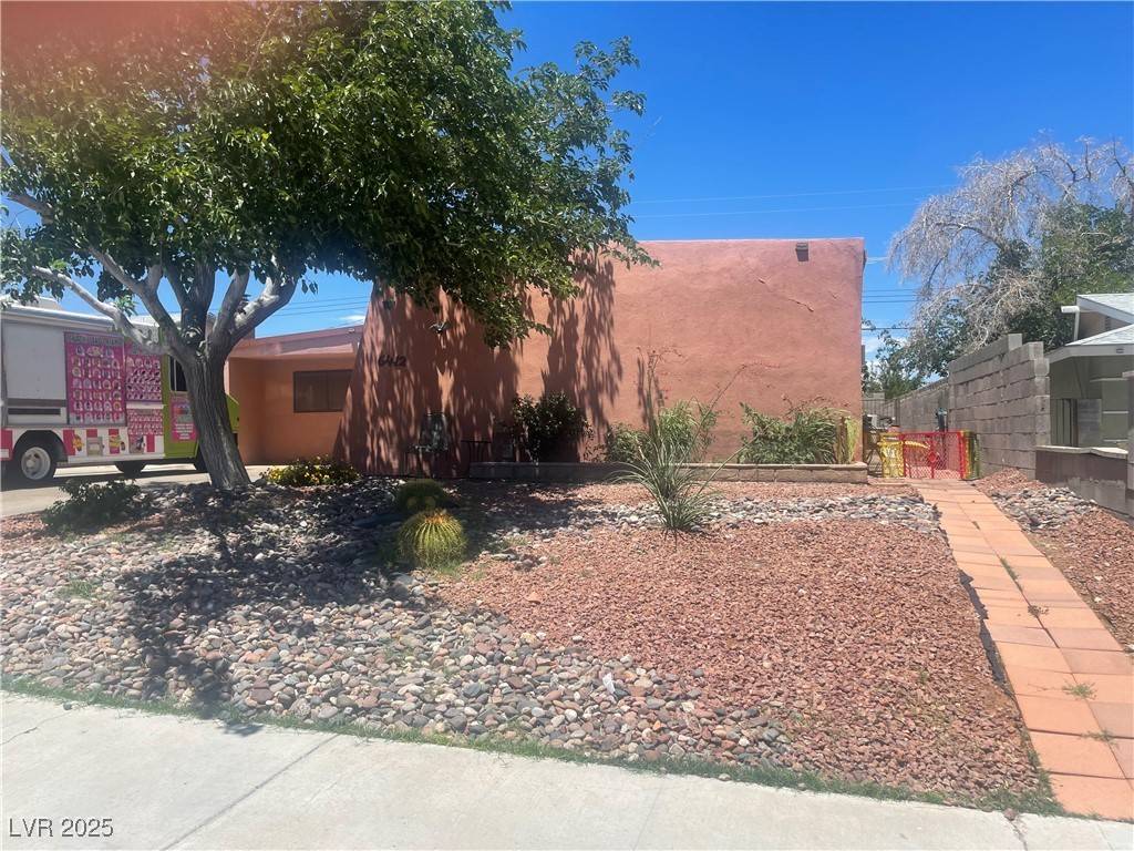 Las Vegas, NV 89107,6412 Bristol WAY