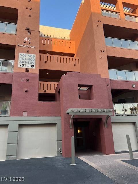 47 AGATE #403, Las Vegas, NV 89123