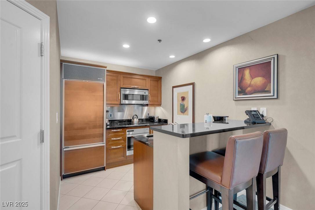 Las Vegas, NV 89109,145 Harmon AVE #1908