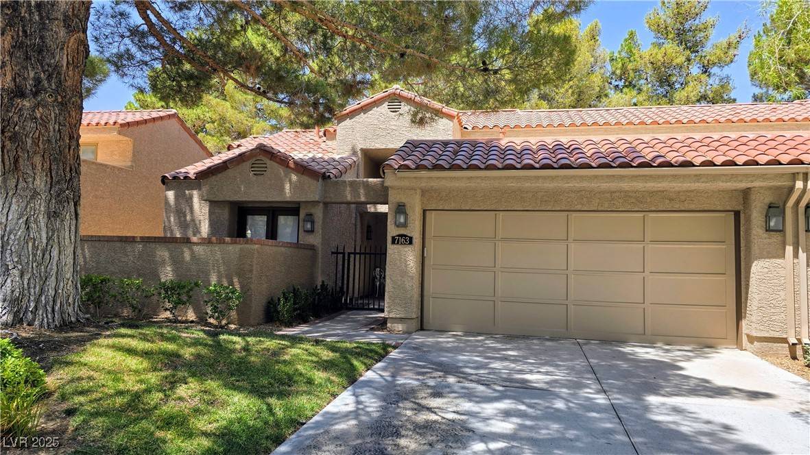 Las Vegas, NV 89113,7163 Mission Hills DR