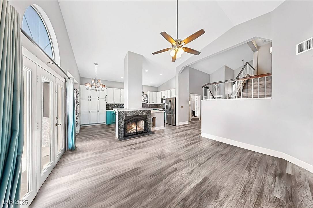 9405 Crosspointe AVE, Las Vegas, NV 89117