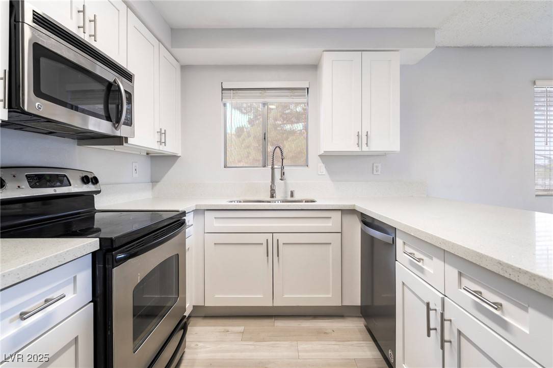 Las Vegas, NV 89119,6871 Tamarus ST #204