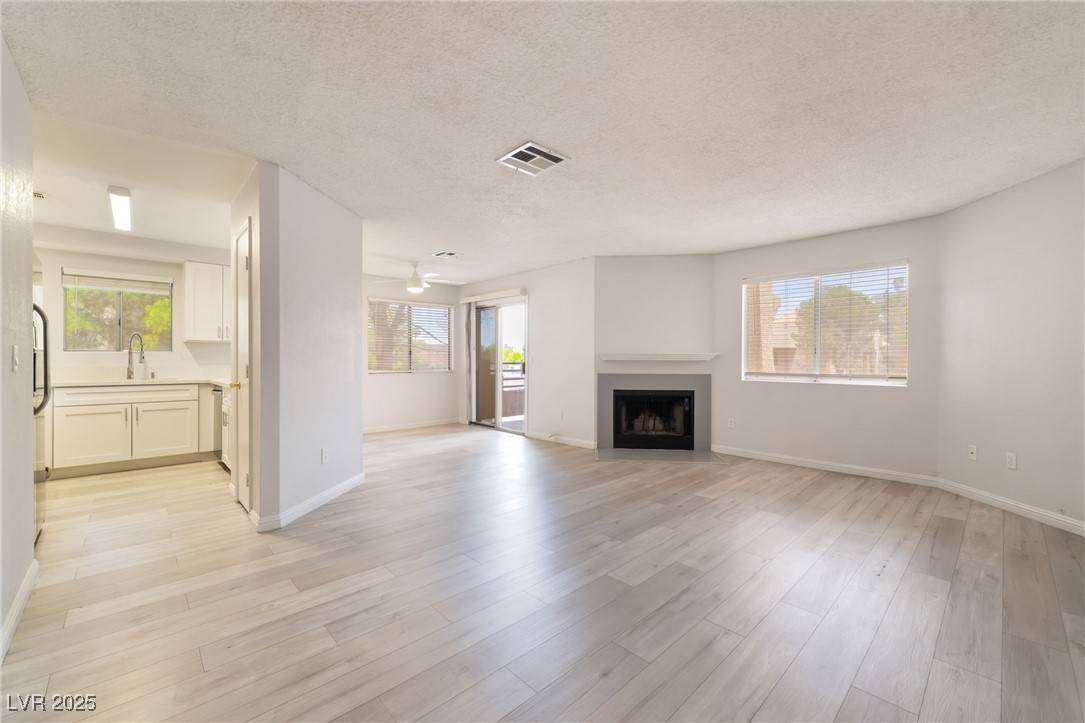 Las Vegas, NV 89119,6871 Tamarus ST #204