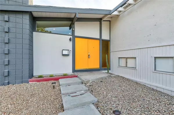 Las Vegas, NV 89169,1607 Pawnee DR