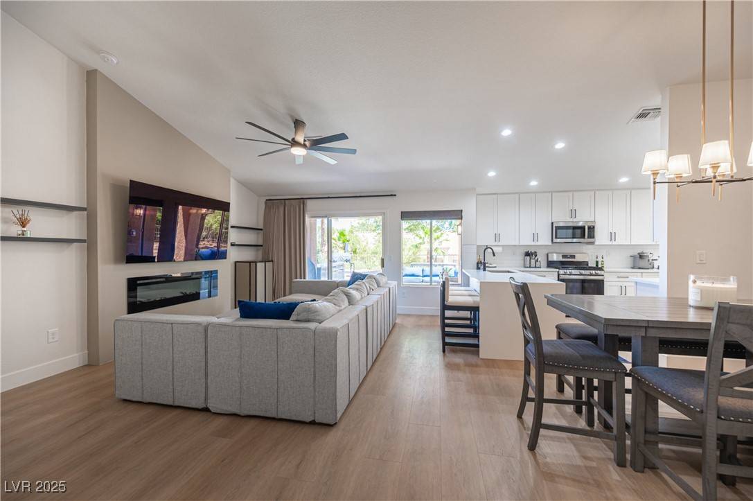 2548 Tumble Brook DR, Las Vegas, NV 89134