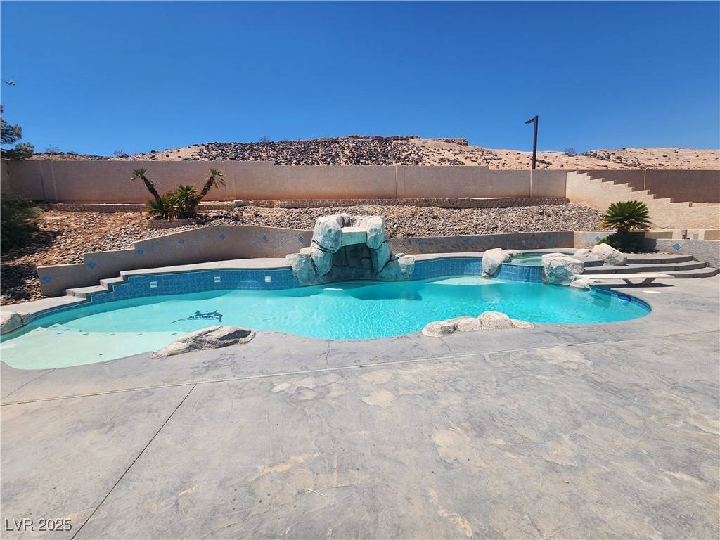 Henderson, NV 89014,908 Alta Oaks DR