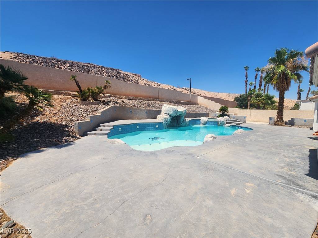 Henderson, NV 89014,908 Alta Oaks DR