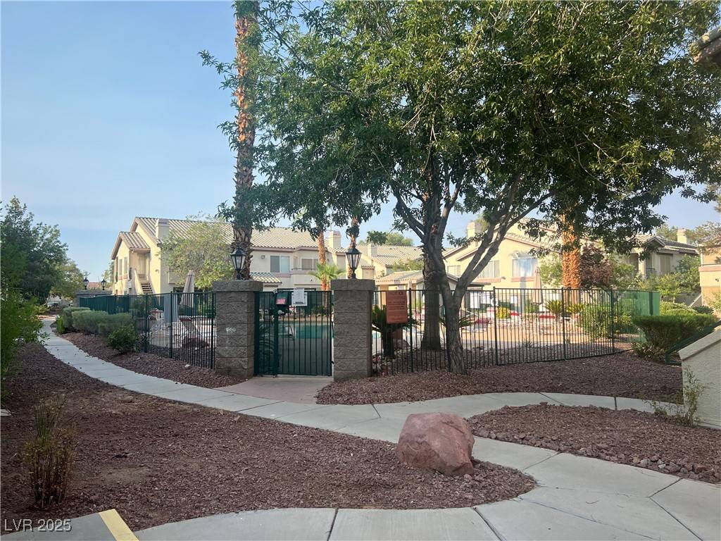 Las Vegas, NV 89122,5710 E Tropicana AVE #2148