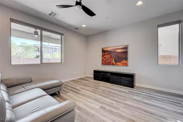 Las Vegas, NV 89148,9667 Copal Rise AVE