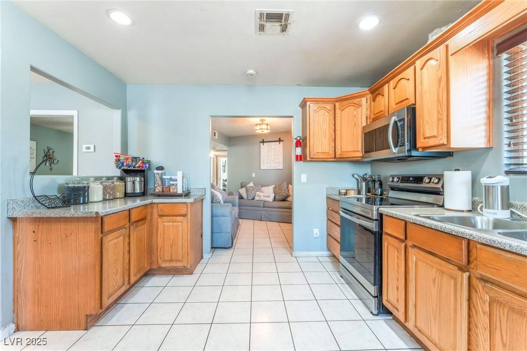 North Las Vegas, NV 89030,3704 Cypress AVE