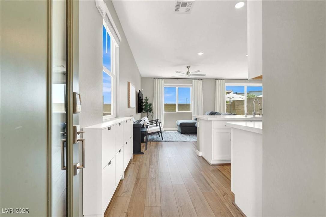 Las Vegas, NV 89166,9835 Mojave Mountain ST
