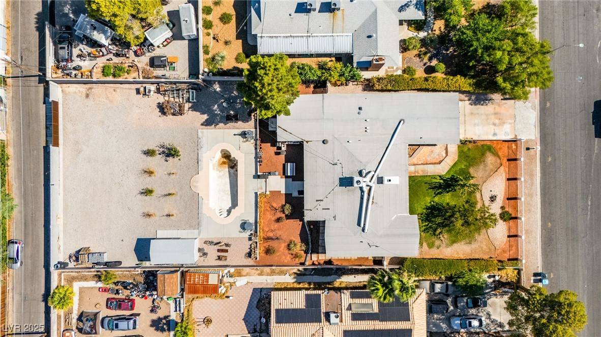 Las Vegas, NV 89107,639 Lacy LN