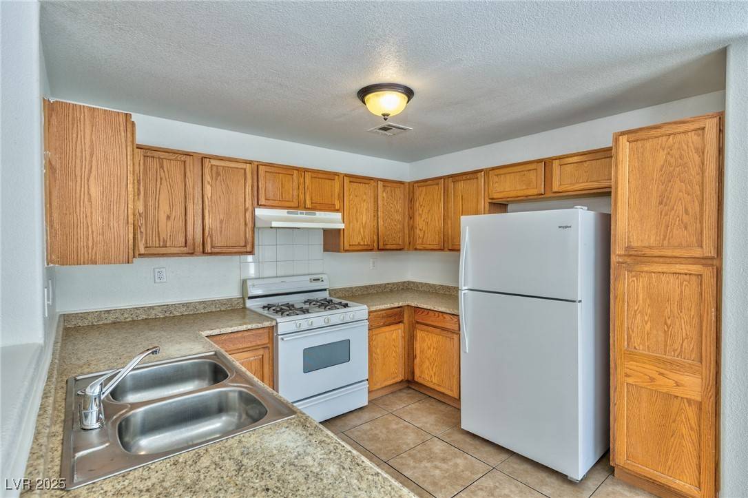 Las Vegas, NV 89142,6348 Kenny Heights CT