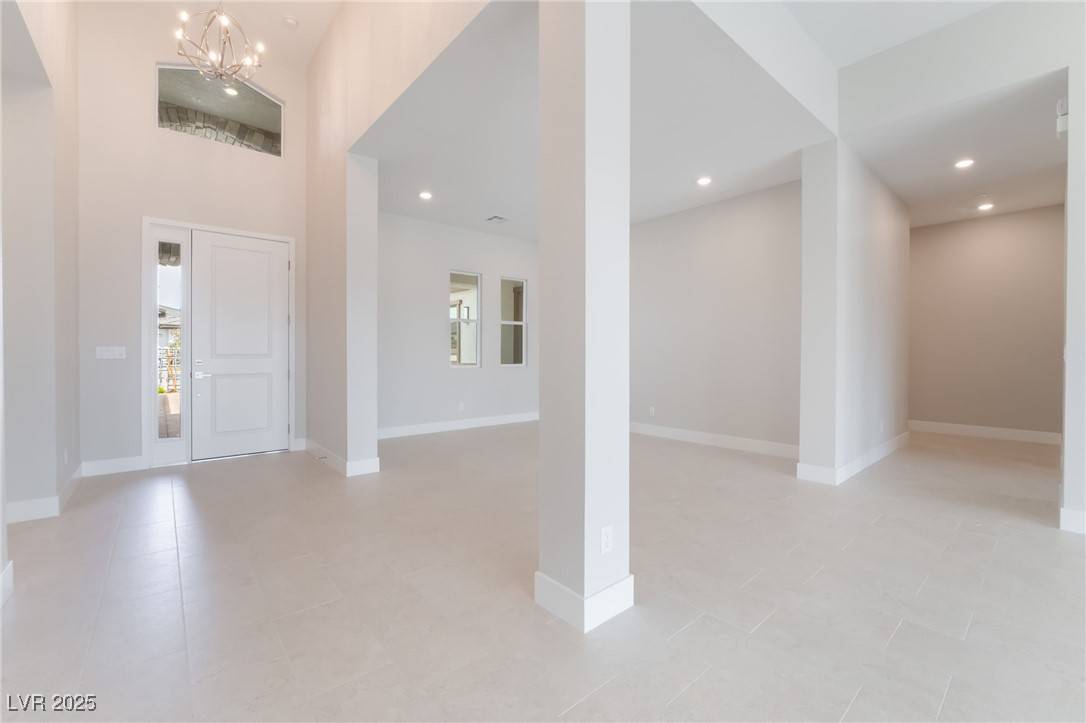 Las Vegas, NV 89139,9261 Fountain Creek CT