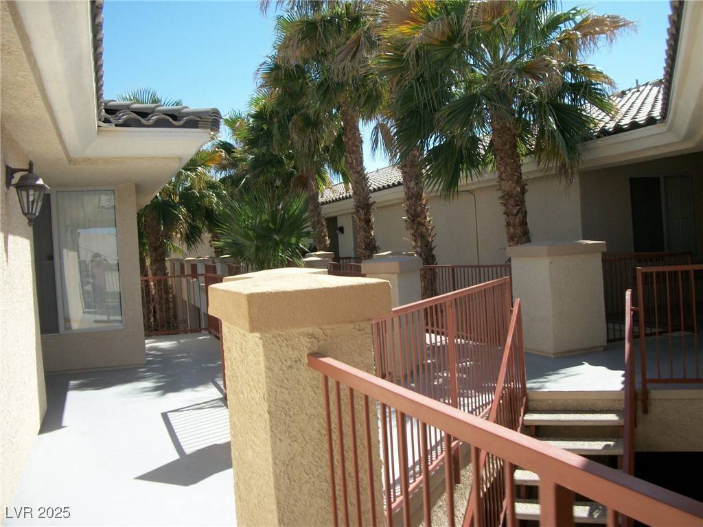 Las Vegas, NV 89113,7123 S Durango DR #302