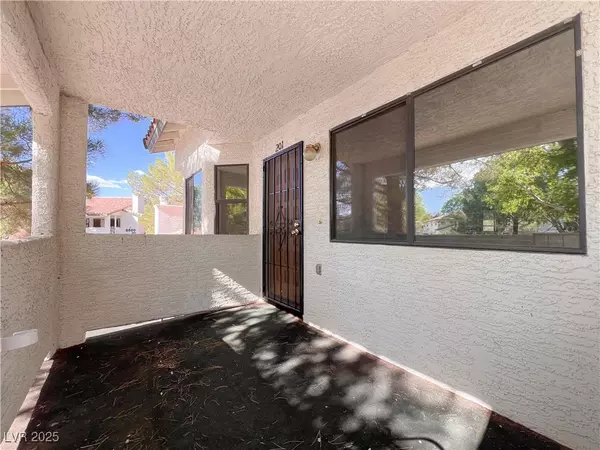 Las Vegas, NV 89117,2700 Baycliff CT #201
