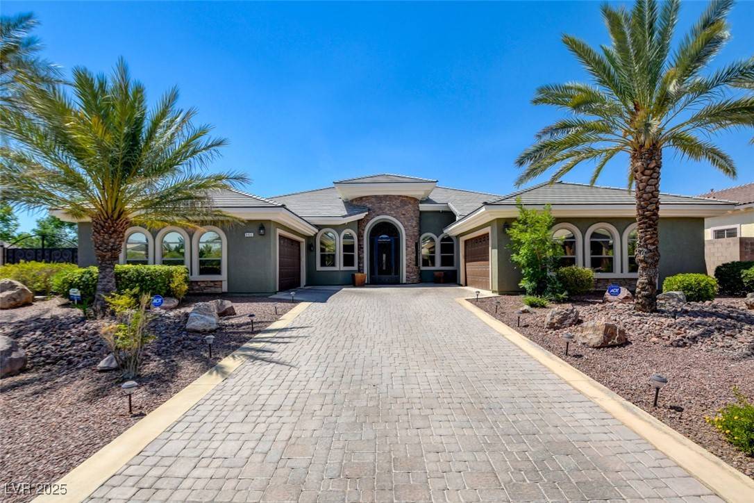 Las Vegas, NV 89143,8465 Picket Ridge CT