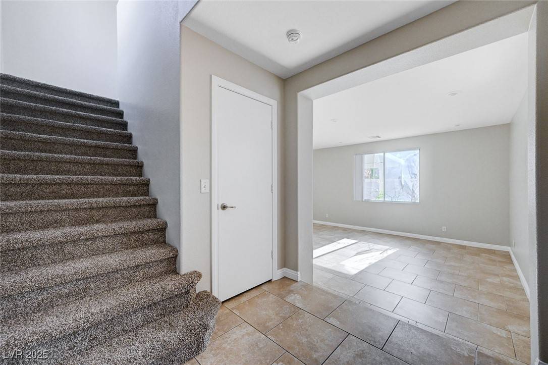 Las Vegas, NV 89183,9987 Trailing Vine ST