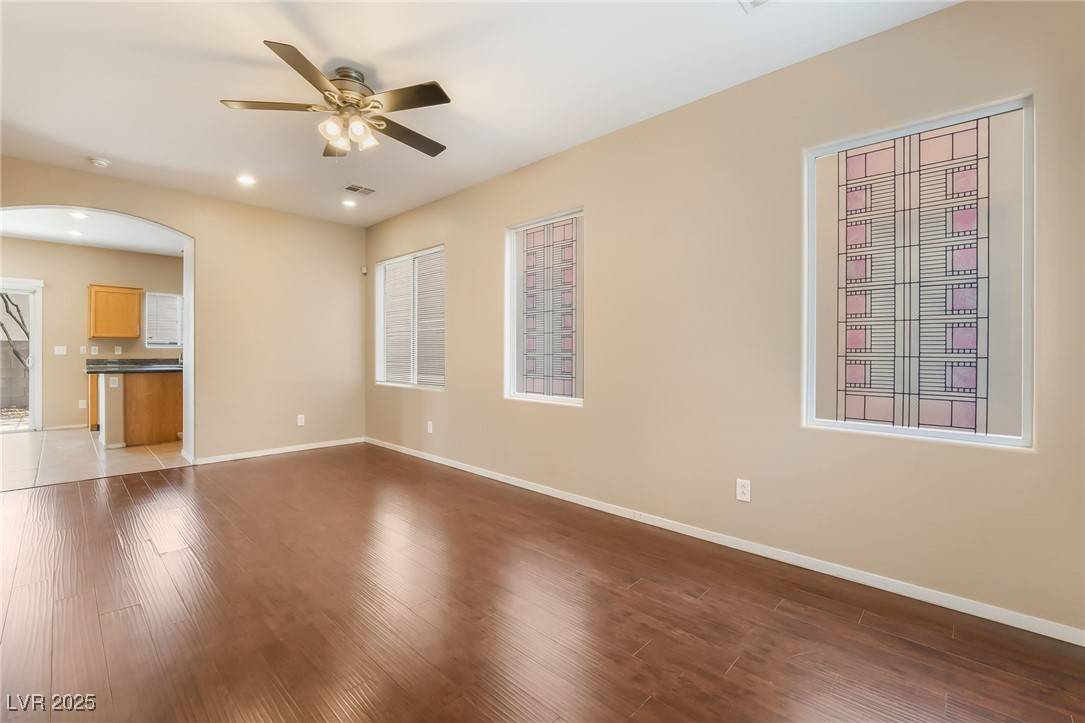 Henderson, NV 89052,896 SHEERWATER AVE