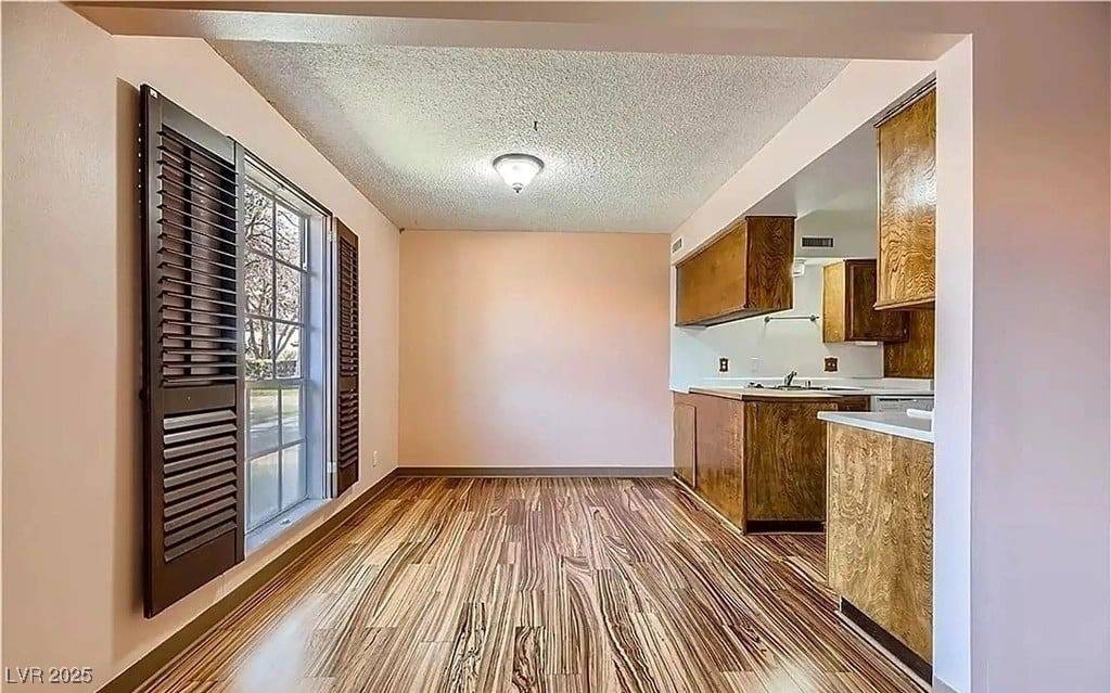 Las Vegas, NV 89109,3045 Pinehurst DR #B