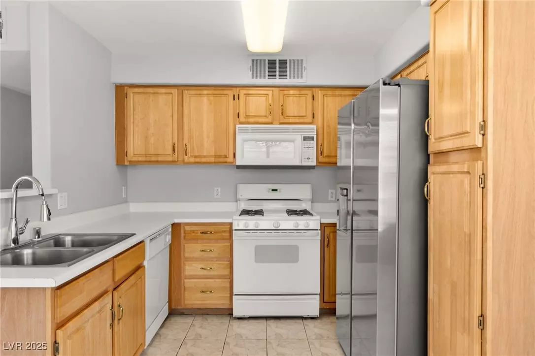Las Vegas, NV 89122,5710 E Tropicana AVE #1035