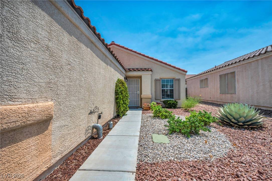 Las Vegas, NV 89143,8557 Hidden Pines AVE