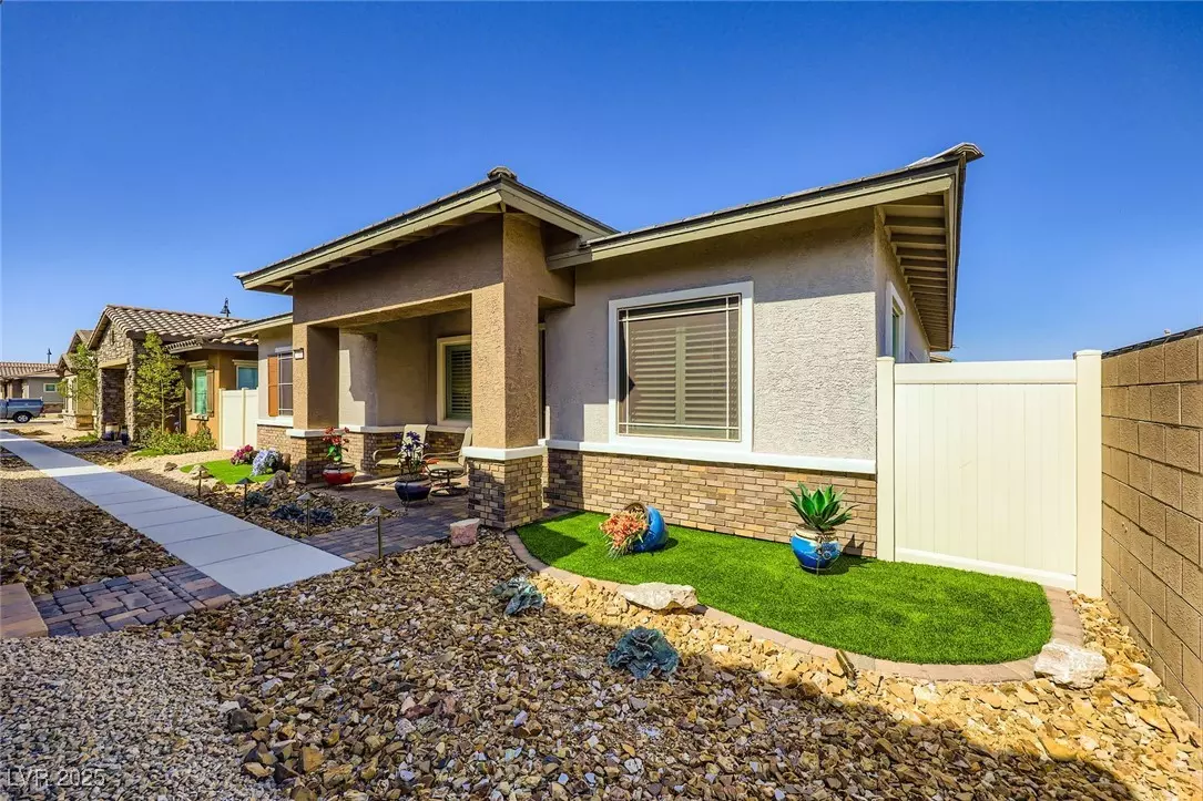 Henderson, NV 89011,750 Agave Falls ST