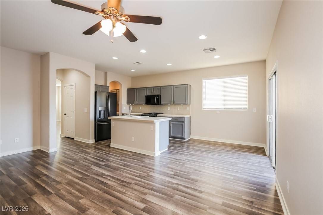 North Las Vegas, NV 89081,5108 First Sun ST