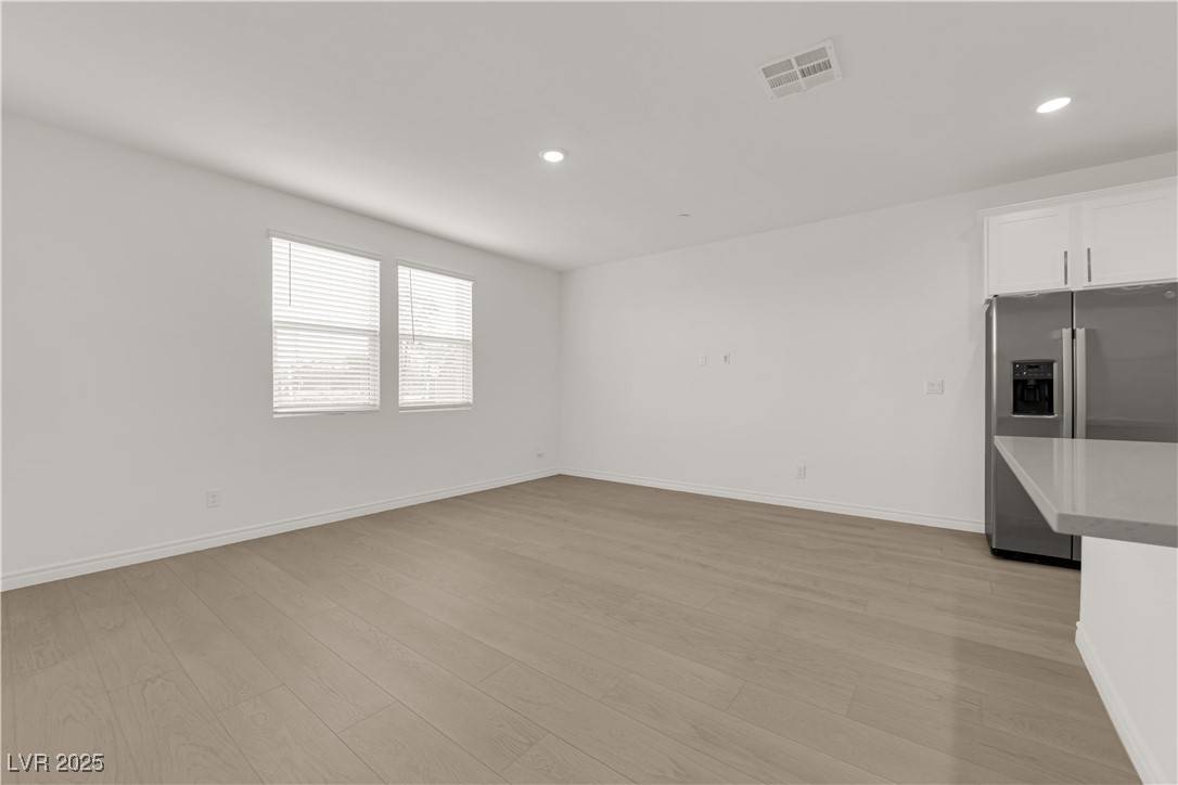 Henderson, NV 89015,334 Laurel Peak DR