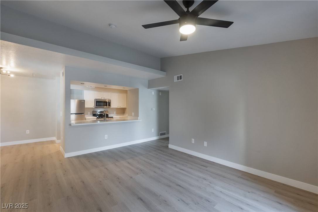 Las Vegas, NV 89149,6955 N Durango DR #2068