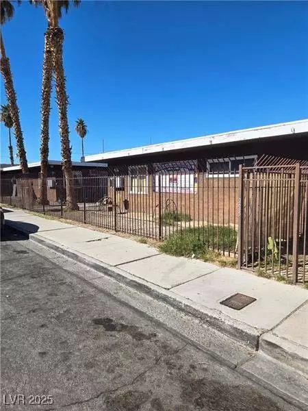 236 W Philadelphia AVE #3, Las Vegas, NV 89102